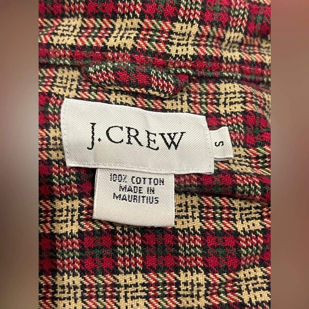 J CREW Men Red Flannel Button Up Shirt Size Small  Classic Long Sleeve Plaid